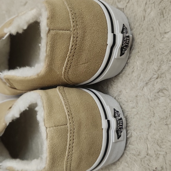 Vans Asher Slip ons - Picture 3 of 5